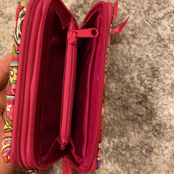 Vera Bradley wristlet/cross body - Picture 7 of 11
